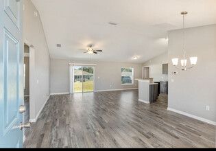 196 Willow Rd in Ocala, FL - Building Photo - Building Photo