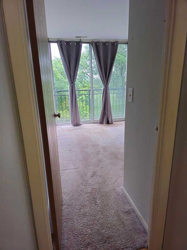 5820 Oakwood Dr, Unit 5F in Lisle, IL - Building Photo - Building Photo