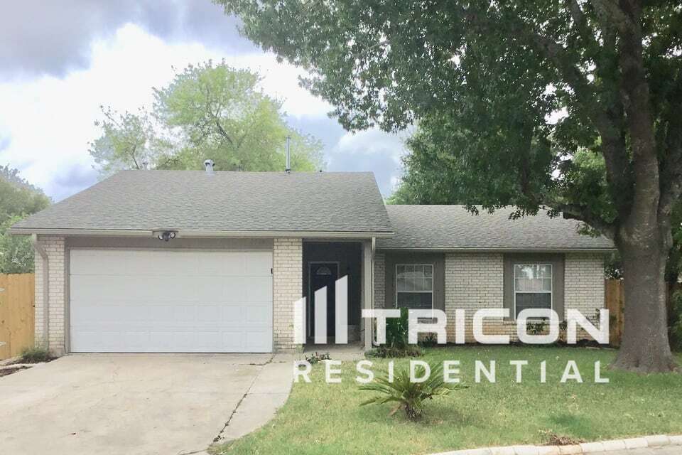 2330 Oriley St in San Antonio, TX - Building Photo