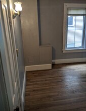 454 Colchester Ave, Unit 2 in Burlington, VT - Foto de edificio - Building Photo