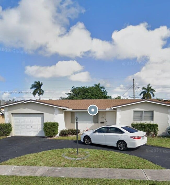 property at 609 S Crescent Dr