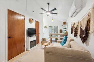 1307 W St in Sacramento, CA - Building Photo - Building Photo