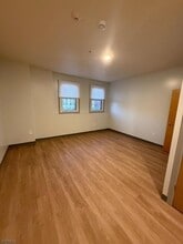 70 W Grand St in Elizabeth, NJ - Building Photo - Building Photo