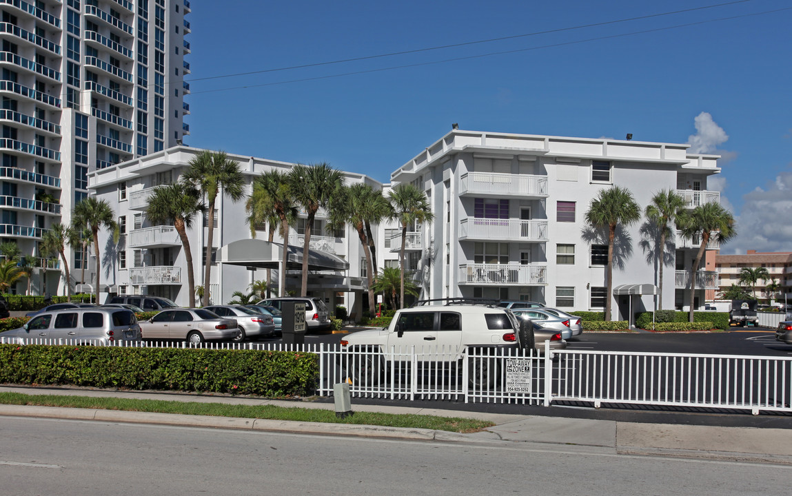 Chelsea Bayview in Hallandale Beach, FL - Building Photo