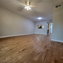 9291 Central Park Dr in Ft. Myers, FL - Building Photo - Building Photo