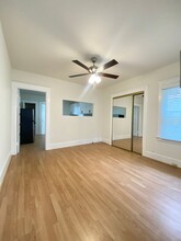 23 19th Ave in Venice, CA - Building Photo - Interior Photo