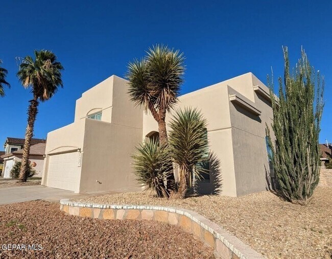 5473 Roger Maris Dr in El Paso, TX - Building Photo - Building Photo