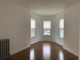 148 Oxford St in Somerville, MA - Building Photo