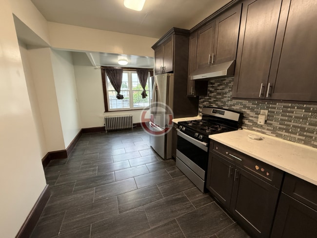 property at 2401 E Tremont Ave