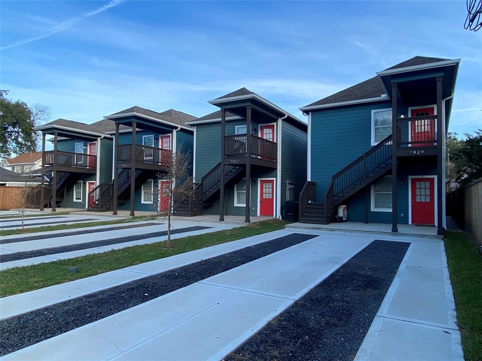7827 Goode St in Houston, TX - Building Photo