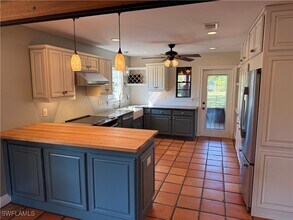 5825 Dogwood Way in Naples, FL - Building Photo - Building Photo