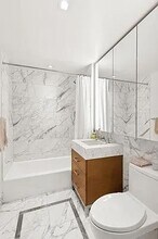 210 Warren St in New York, NY - Building Photo - Building Photo