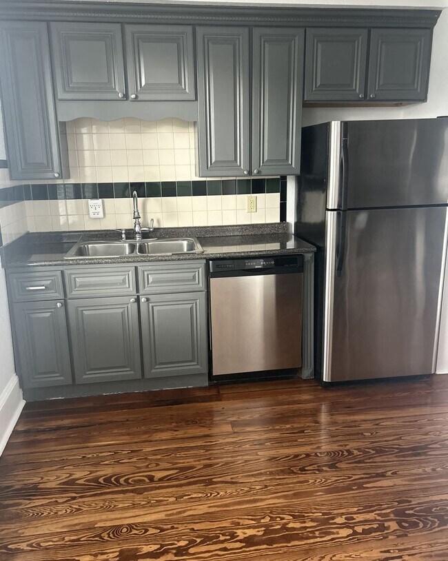 614 E Gwinnett St in Savannah, GA - Building Photo - Building Photo
