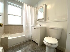 6 Bowdoin Park, Unit 1 in Boston, MA - Foto de edificio - Building Photo