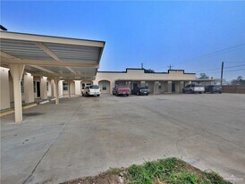 10 W 2nd St in La Joya, TX - Building Photo