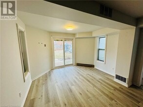 399 Winston Blvd in Cambridge, ON - Building Photo - Building Photo