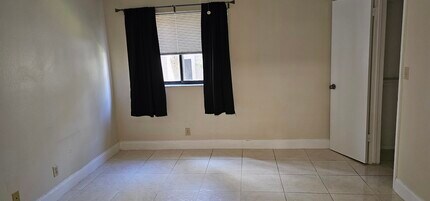 2866 S University Dr, Unit 5208 in Davie, FL - Building Photo - Building Photo