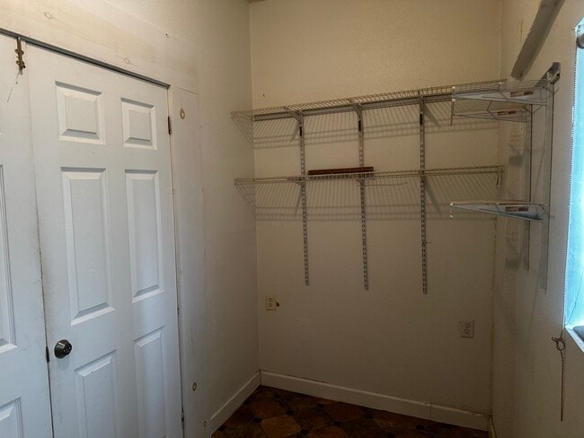 property at 2216 S Salcedo St