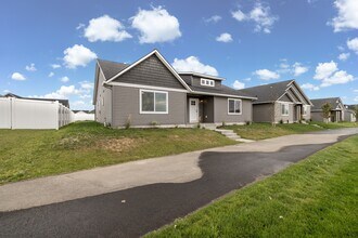 11557 Railway Ave in Rathdrum, ID - Building Photo - Building Photo