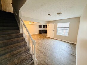 365-425 Darby Creek Rd in Lexington, KY - Building Photo - Building Photo