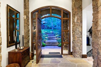353 Pfister Dr in Aspen, CO - Building Photo - Building Photo