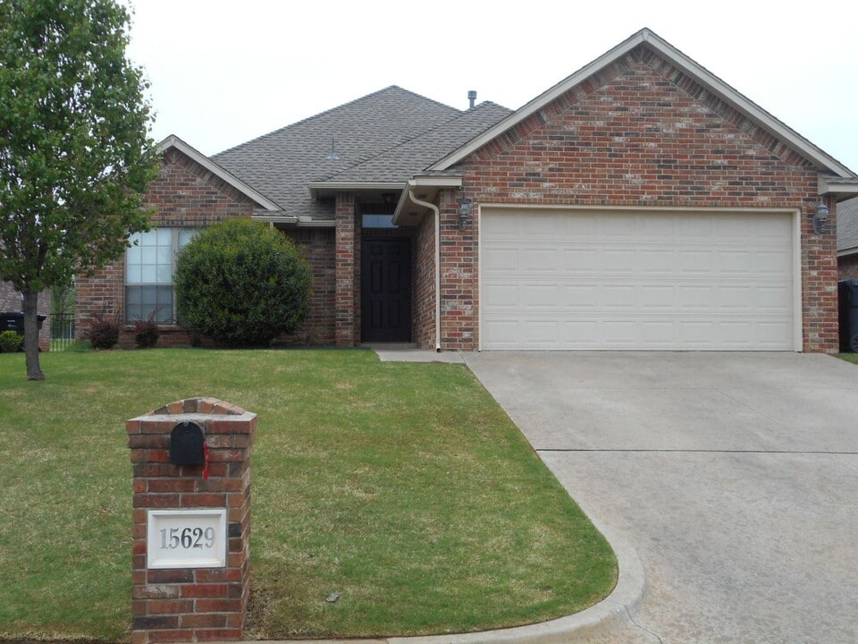 15629 Traditions Dr in Edmond, OK - Building Photo