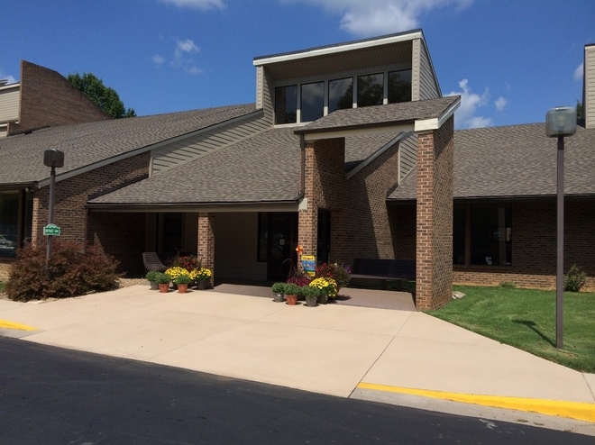 Candle Ridge Plaza Apartments in Powell, TN - Building Photo