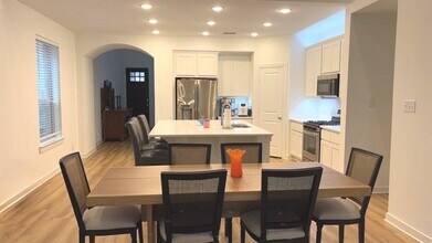 3952 Oak Crk Cir in Denison, TX - Building Photo - Building Photo