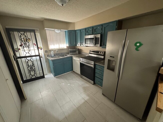 2824 Steamship Cir in Elmwood, LA - Building Photo - Building Photo