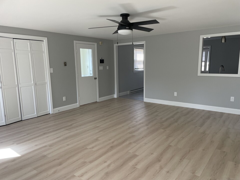 163 Rethal St in Southington, CT - Building Photo