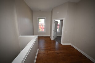 742 Columbia St in Newport, KY - Building Photo