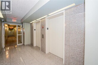 274 Erb St. W in Waterloo, ON - Building Photo - Building Photo