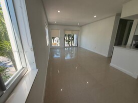 641 Española Wy in Miami Beach, FL - Building Photo