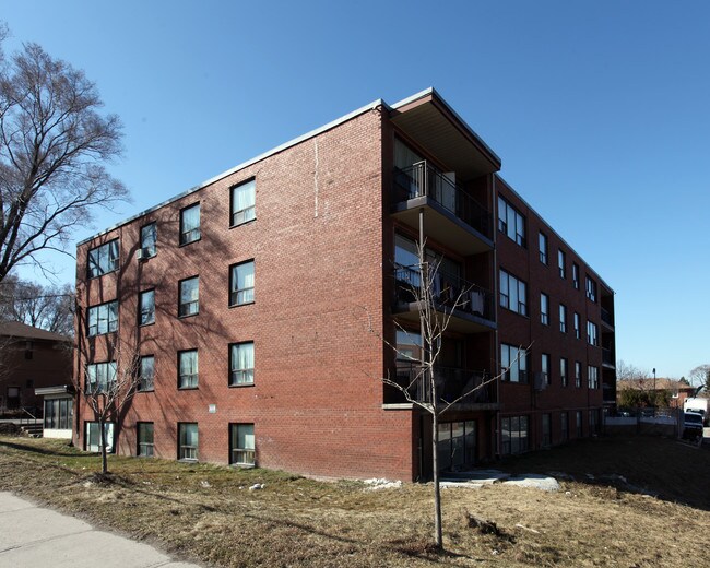 A Keele Street Residence in Toronto, ON - Building Photo - Primary Photo