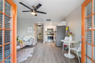 4025 N 40th St in Phoenix, AZ - Building Photo