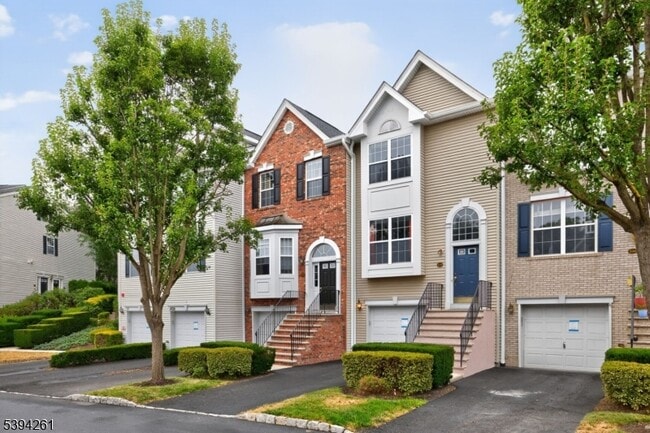 535 Coventry Dr in Nutley, NJ - Building Photo - Building Photo