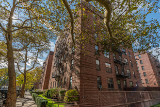 2190 Brigham St in Brooklyn, NY - Foto de edificio - Building Photo