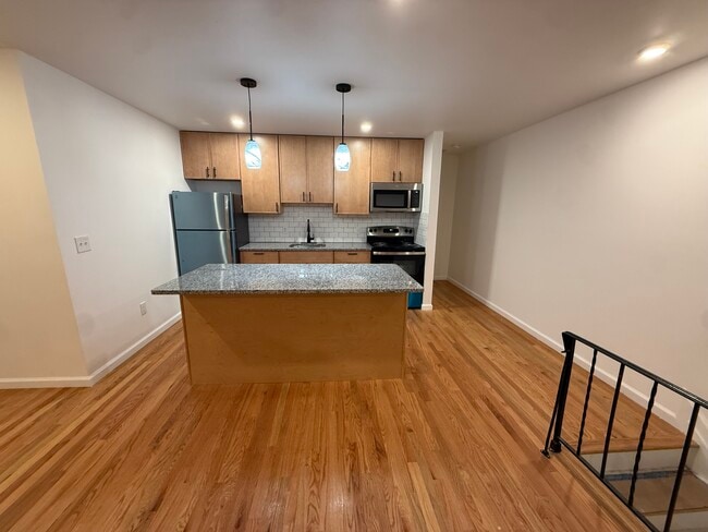 350 S Wood Ave in Linden, NJ - Building Photo - Building Photo