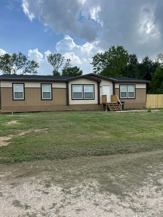 3423 Alicia Ln in Alvin, TX - Building Photo