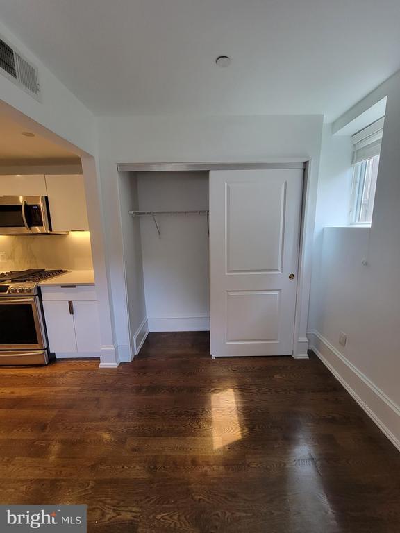 501 Seward Square SE in Washington, DC - Building Photo - Building Photo
