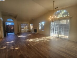 1536 Corte Reina Common in Livermore, CA - Building Photo - Building Photo