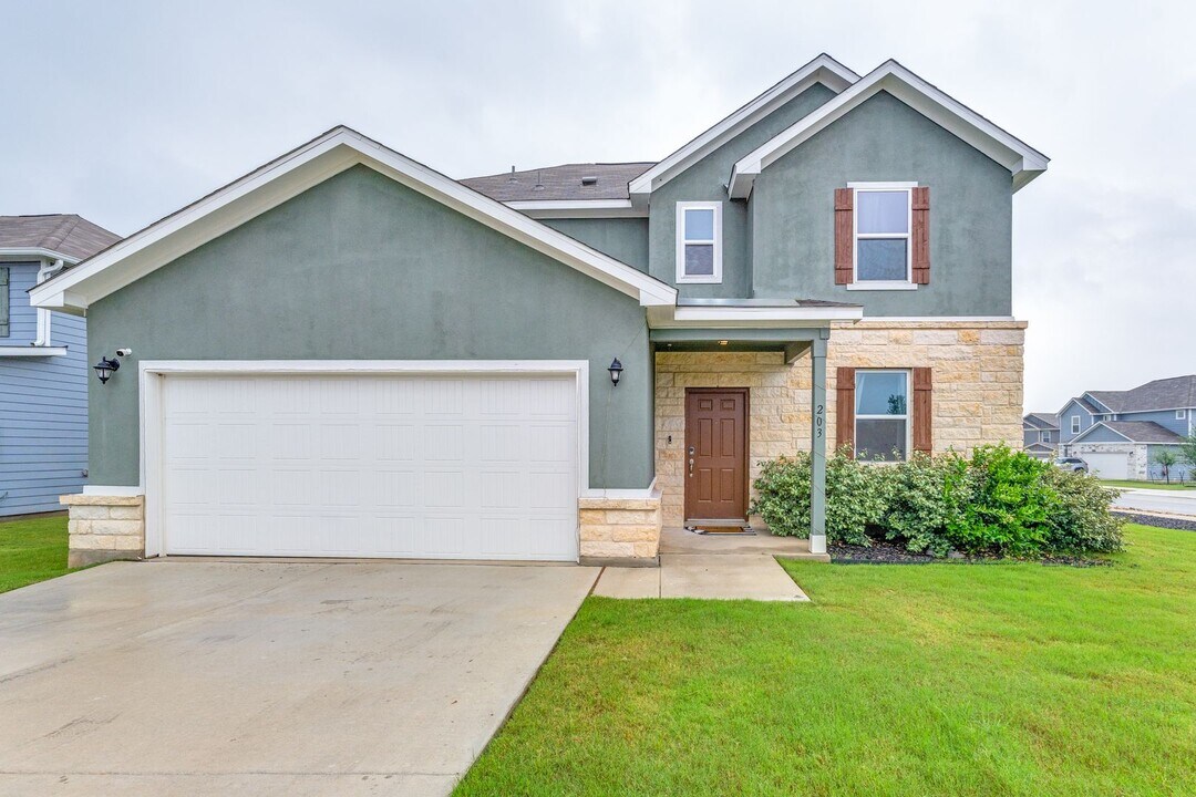 203 Brook Shadow in Cibolo, TX - Building Photo