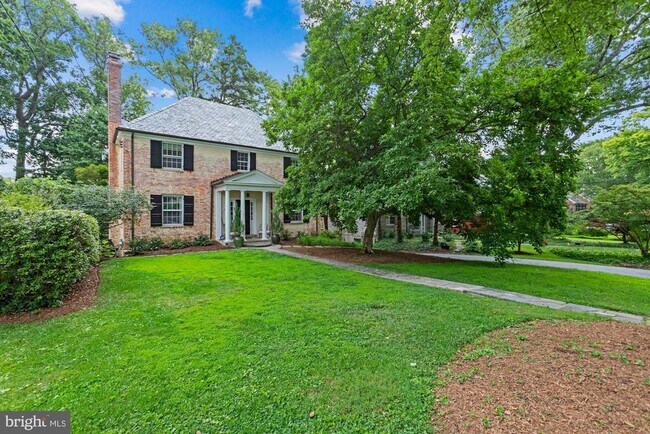 property at 3273 Worthington St NW