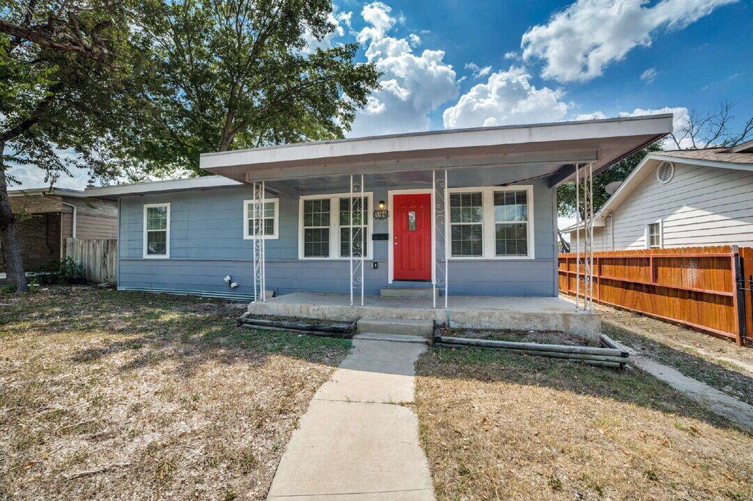 114 Oxford Dr in San Antonio, TX - Building Photo