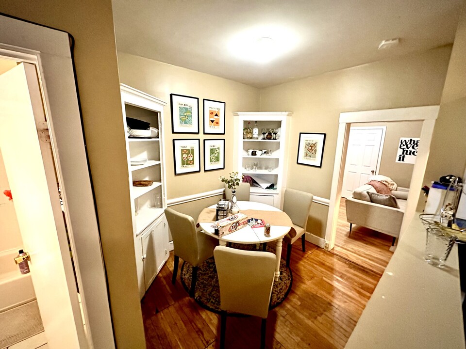 318 Saint Paul St, Unit 3 in Brookline, MA - Building Photo