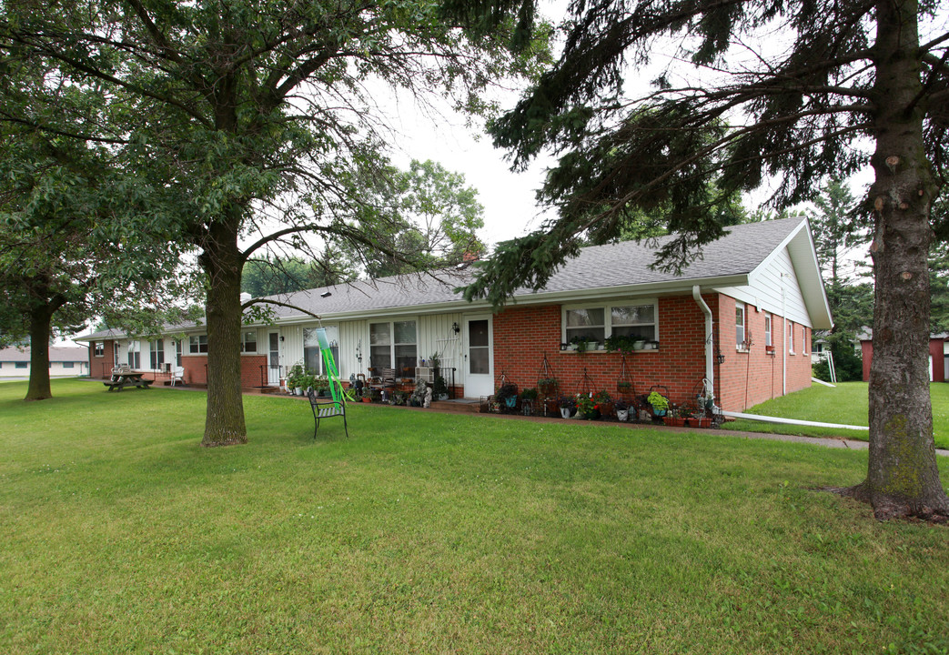 850 Locust St in Baldwin, WI - Building Photo