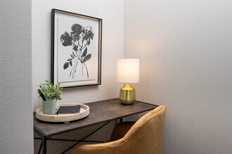 9302 Fry Rd in Cypress, TX - Foto de edificio - Building Photo