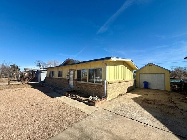 property at 1906 Diana Dr