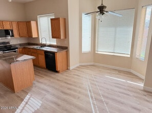 17640 N 17th St in Phoenix, AZ - Building Photo - Building Photo