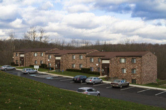 Lexington Manor Apartments in Imperial, PA - Foto de edificio - Building Photo